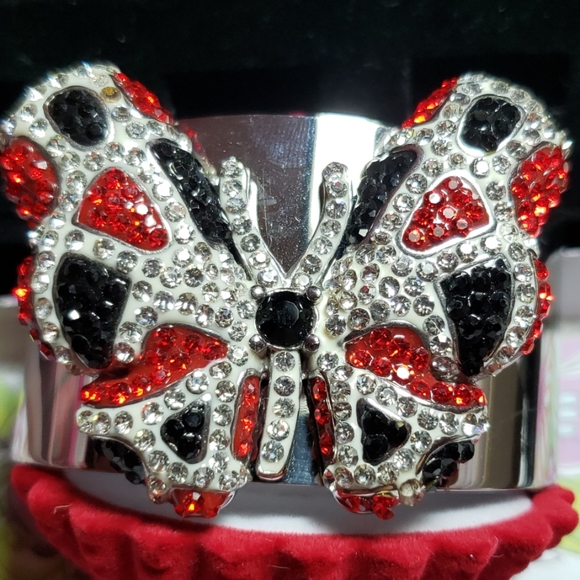 Sale $5 Today.  Butterfly Cuff Bracelet - Picture 4 of 4